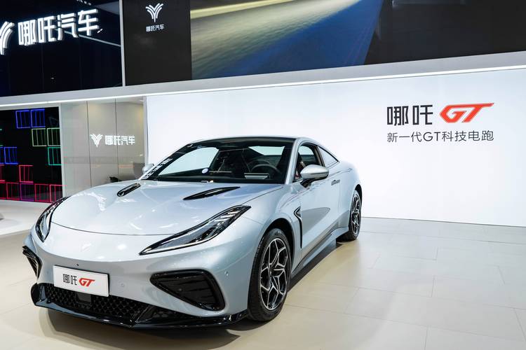 重庆潼南区清缘特企业管理咨询哪吒汽车在智能汽车领域的表现，领途汽车在新能源汽车市场中的影响力