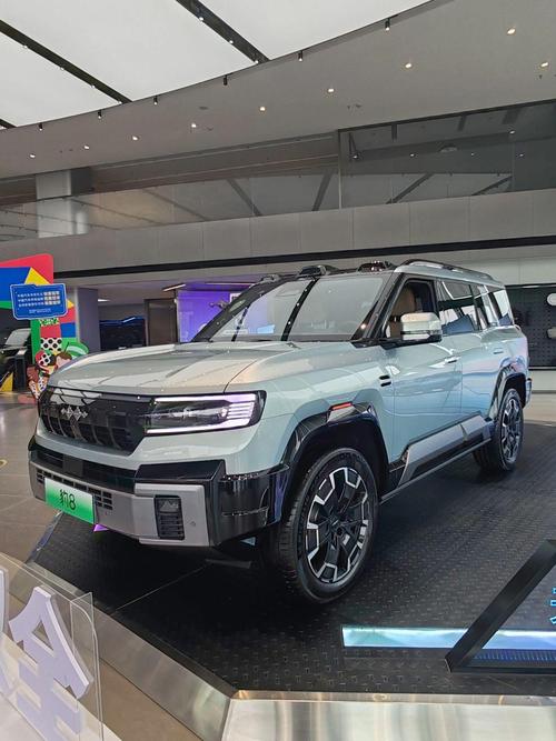 重庆潼南区清缘特企业管理咨询比亚迪方程豹硬派越野的爆款，英菲尼迪35周年与你共成长